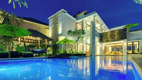 Villa, 6 Bedrooms | 6 bedrooms, in-room safe, individually decorated, individually furnished