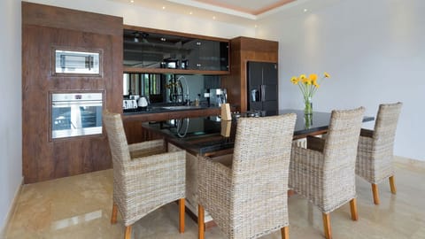 Villa, 6 Bedrooms | 6 bedrooms, in-room safe, individually decorated, individually furnished