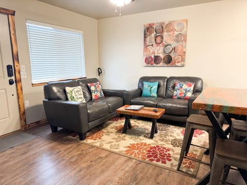 550 sq feet total space