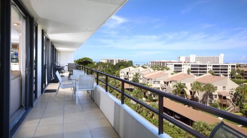 Balcony Dining