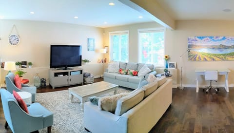 Bright and comfortable living room to relax and enjoy visiting.