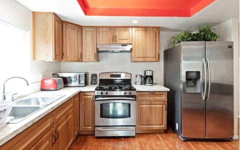 Full working kitchen