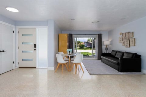 Den and Nook Area with Garde View