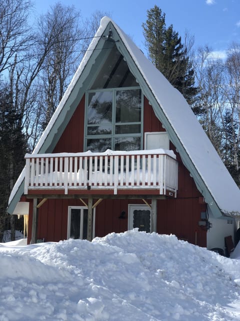 Winter views. Private free parking on site 