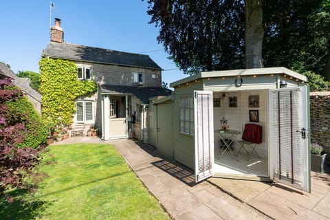 Wood Cottage - StayCotswold