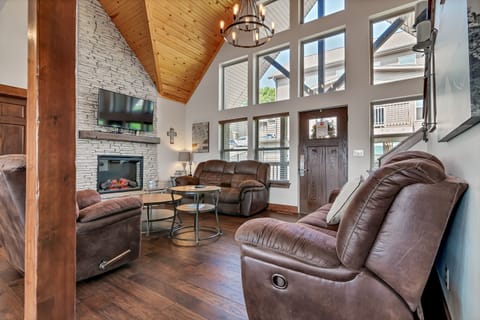 Cottage, Multiple Bedrooms | Living area | Smart TV