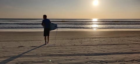 Sun & Surf | Family Retreat | 2 min walk to Beach 