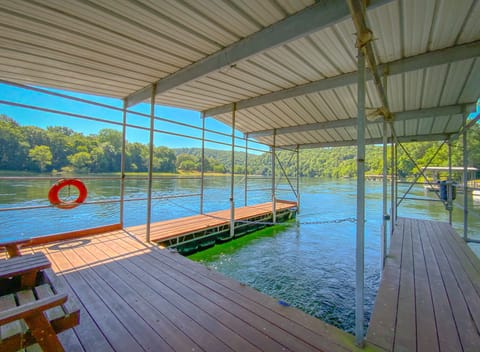 Dock available for use. 