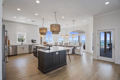 Kitchen with modern applicances