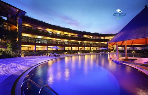 Outdoor pool, open 7:00 AM to 6:00 PM, pool umbrellas, sun loungers