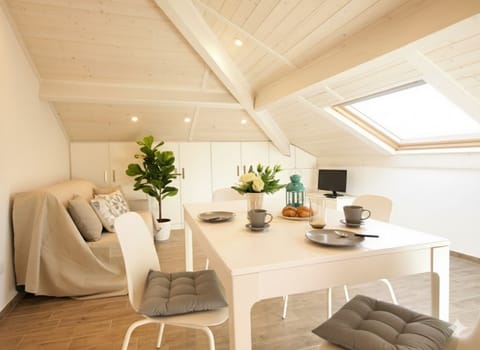 Studio | Living area | TV