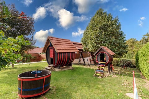 Family House, 5 Bedrooms, Balcony (Pool & Sauna Countryside Retreat) | Exterior