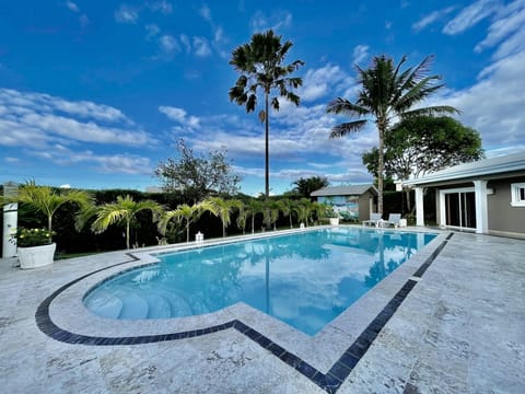 Welcome to✨CASA COCO-SALY✨Superior 3 Master @ Casa Linda