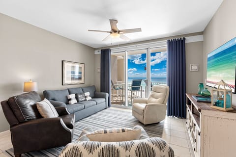 Majestic Sun 310B Living Room
