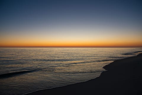 3 minute walk to the beautiful Gulf of Mexico for a gorgeous sunset view!