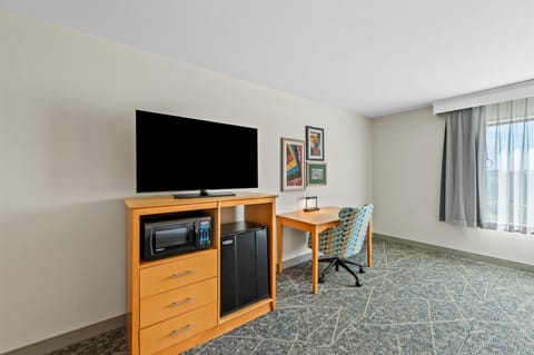 Premium bedding, free cribs/infant beds, rollaway beds, free WiFi