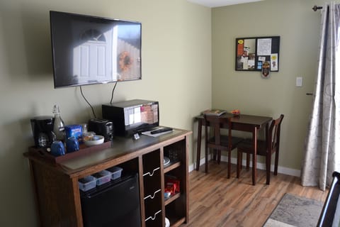 Gipfel Suite - custom kitchenette with seating area and 39" flat screen tv