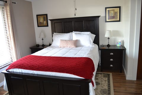 Das Zimmer - Pillow top, queen bed