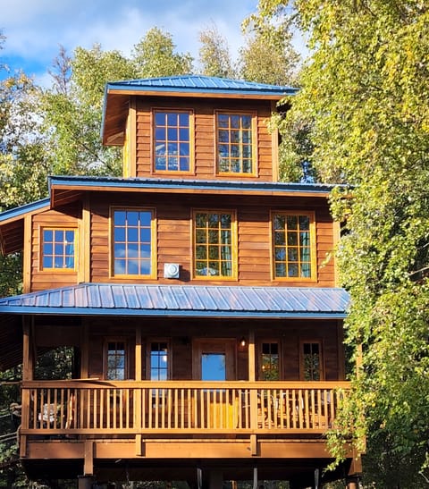 The Eagle's Nest Cabin