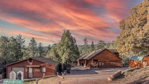 Wooden Nickel Cabins