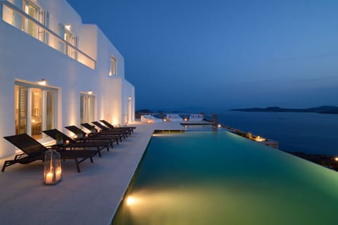 House | 16 bedrooms