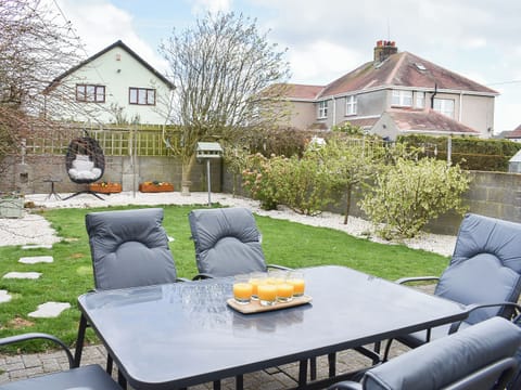 Patio | Och Moo at No. 47, Seahouses