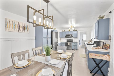 Large Kitchen to Enjoy Family Meals