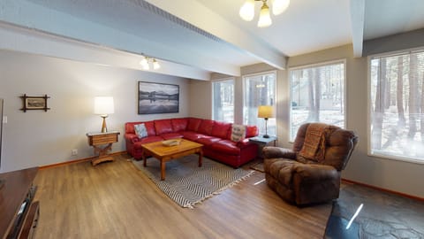 1-Lofty-Living-Room