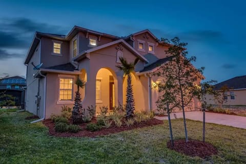 !Exclusive & Elegant Family Friendly Home!
 !Limited Time offer!  !Great rates!