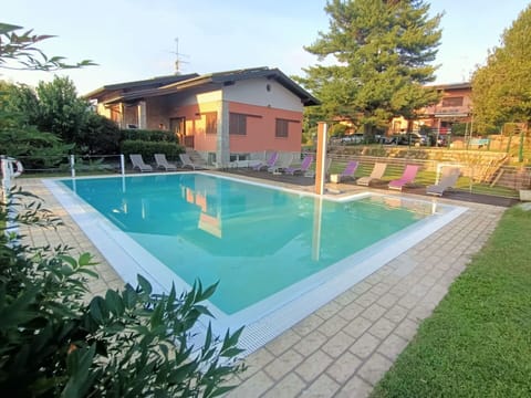 Water, Plant, Sky, Building, Swimming Pool, Window, Tree, Shade, Body Of Water, House