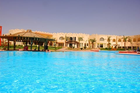 2 outdoor pools