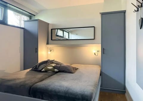 House | 4 bedrooms, individually furnished, bed sheets