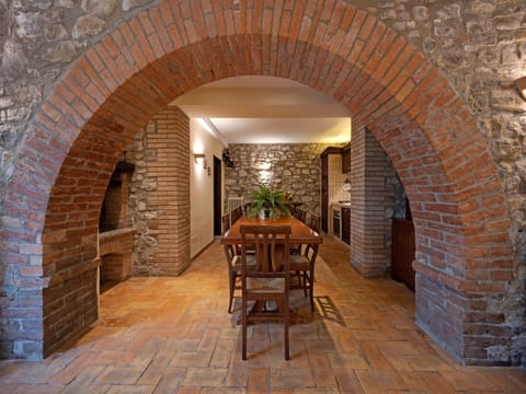 House | Dining