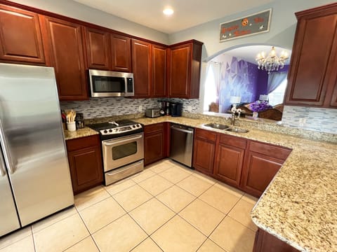 Kitchen is fully stocked with everything you need to cook.