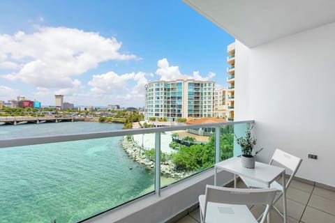 Sit back and relax in this beautiful balcony overlooking the Condado Lagoon