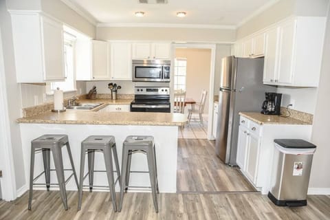 Fully equipped kitchen with everything you need for cooking!