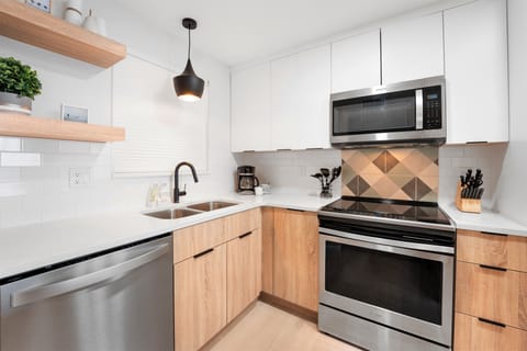 Fully equipped kitchen with everything you need