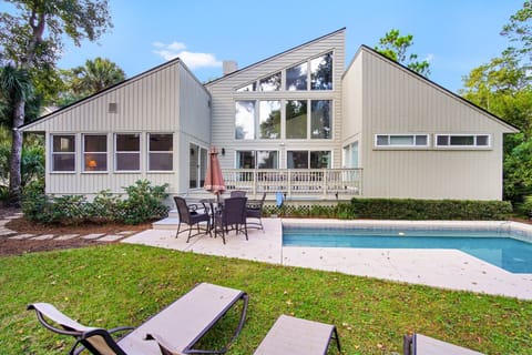 Relax with peaceful Fazio Golf Course views right from your backyard.