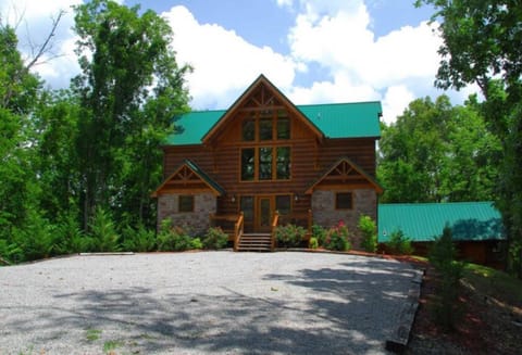 Large parking area in front of the cabin