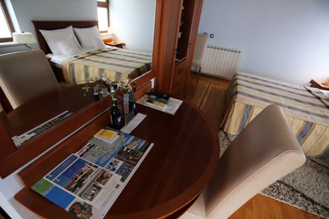 Comfort Studio Suite, 1 Bedroom, Balcony, Sea View | Minibar, in-room safe, individually decorated, individually furnished