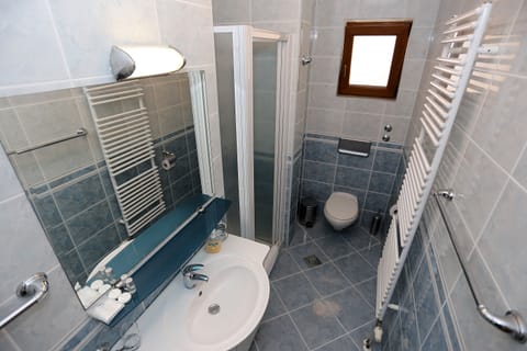 Comfort Studio Suite, 1 Bedroom, Balcony, Sea View | Bathroom | Shower, free toiletries, hair dryer, slippers
