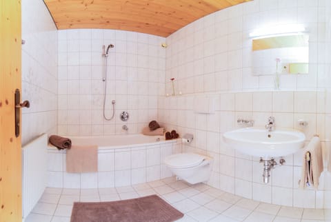 Standard Quadruple Room, 1 Bedroom, Balcony, Mountain View | Bathroom | Towels