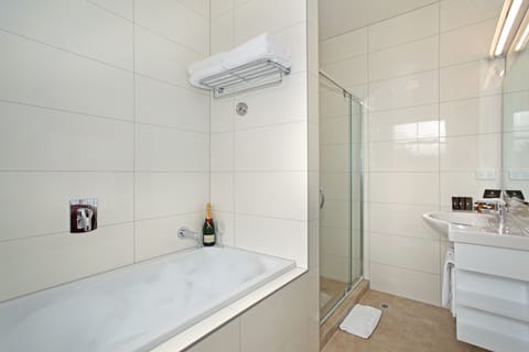 Premier Spa Bath | Bathroom | Shower, free toiletries, hair dryer, bathrobes