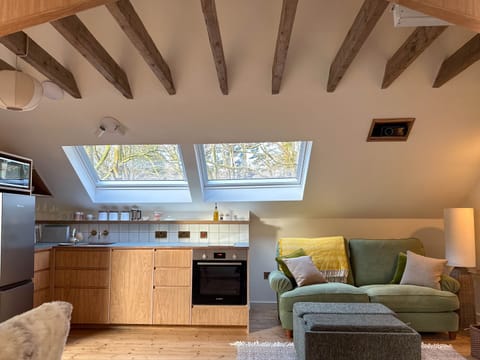 Romantic Loft, Private Bathroom (Lux)