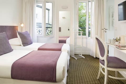 Superior Twin Room (Twin) | Minibar, in-room safe, desk, blackout drapes