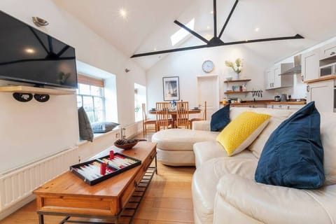 Living Room , 43' Smart TV and Games