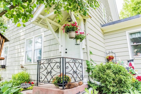 Exterior entry to apartment, upper level