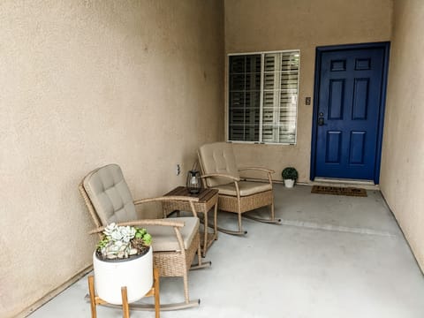 Front entrance with seating
