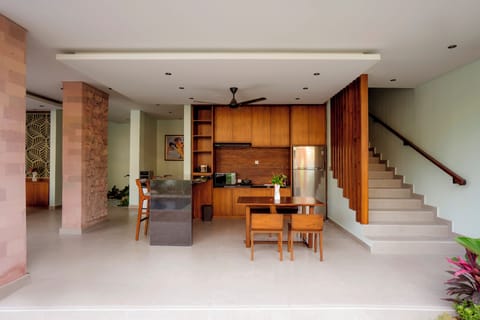 Premier Villa, 2 Bedrooms | Private kitchen | Electric kettle, toaster