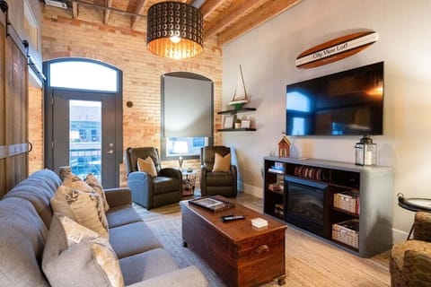 Welcome To City View Loft!